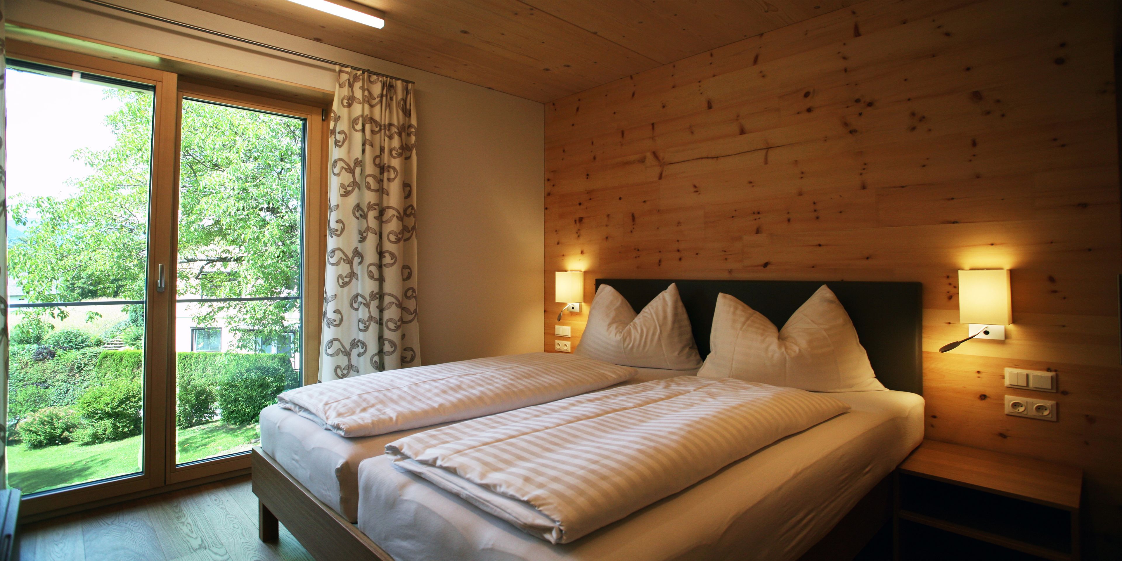 Zimmersafe, individuell dekoriert, individuell eingerichtet