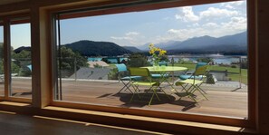 Deluxe Apartment, 3 Bedrooms (Penthouse) | Lake view - Apart-Faakersee (Villach)
