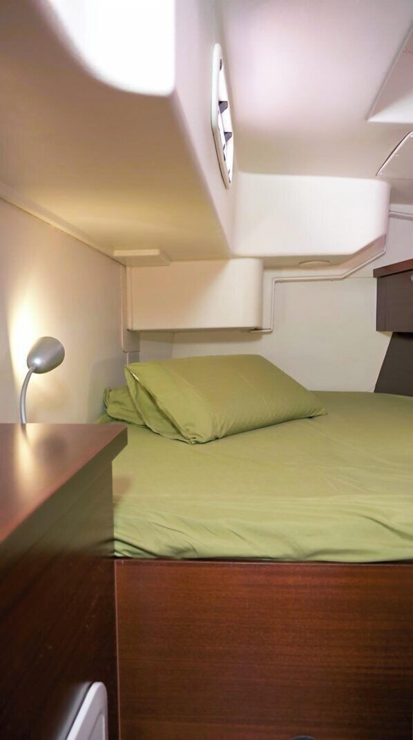 Deluxe Double Room, Shared Bathroom, Marina View