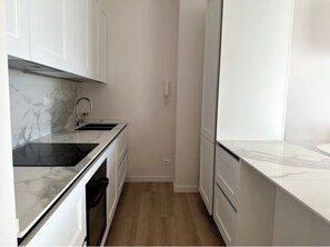 Frigorifero, forno, lavastoviglie, macchina per tè/caffè