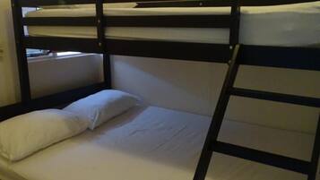 ستائر تعتيم وواي فاي مجانًا وملاءات أسرّة