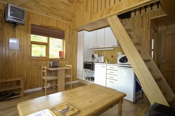 Cottage, 1 Bedroom | Private kitchen | Fridge, microwave, oven, stovetop - Sólbrekka Holiday Homes (Fjardabyggd)