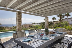 Outdoor dining - Villa Erato  · Ideal family Villa for 8 - Pool, Se (Ampelas)