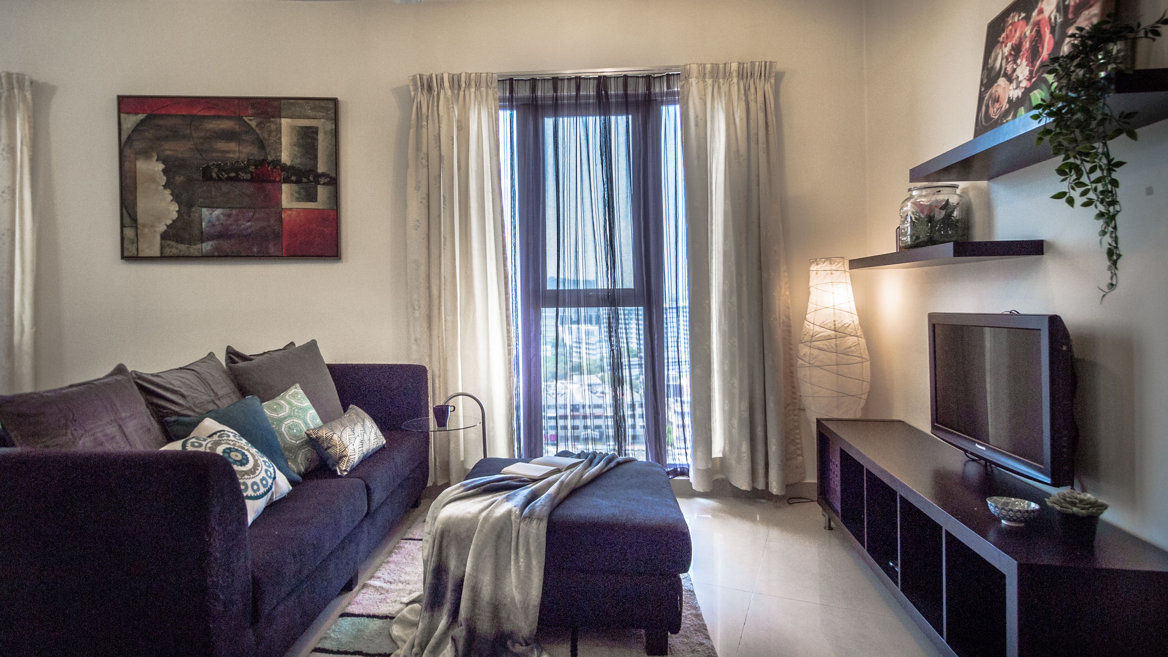 City Apartment | Living room | 40-inch flat-screen TV with digital channels, TV