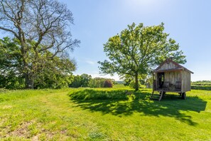 Garden view - The Presbytery (Colchester)