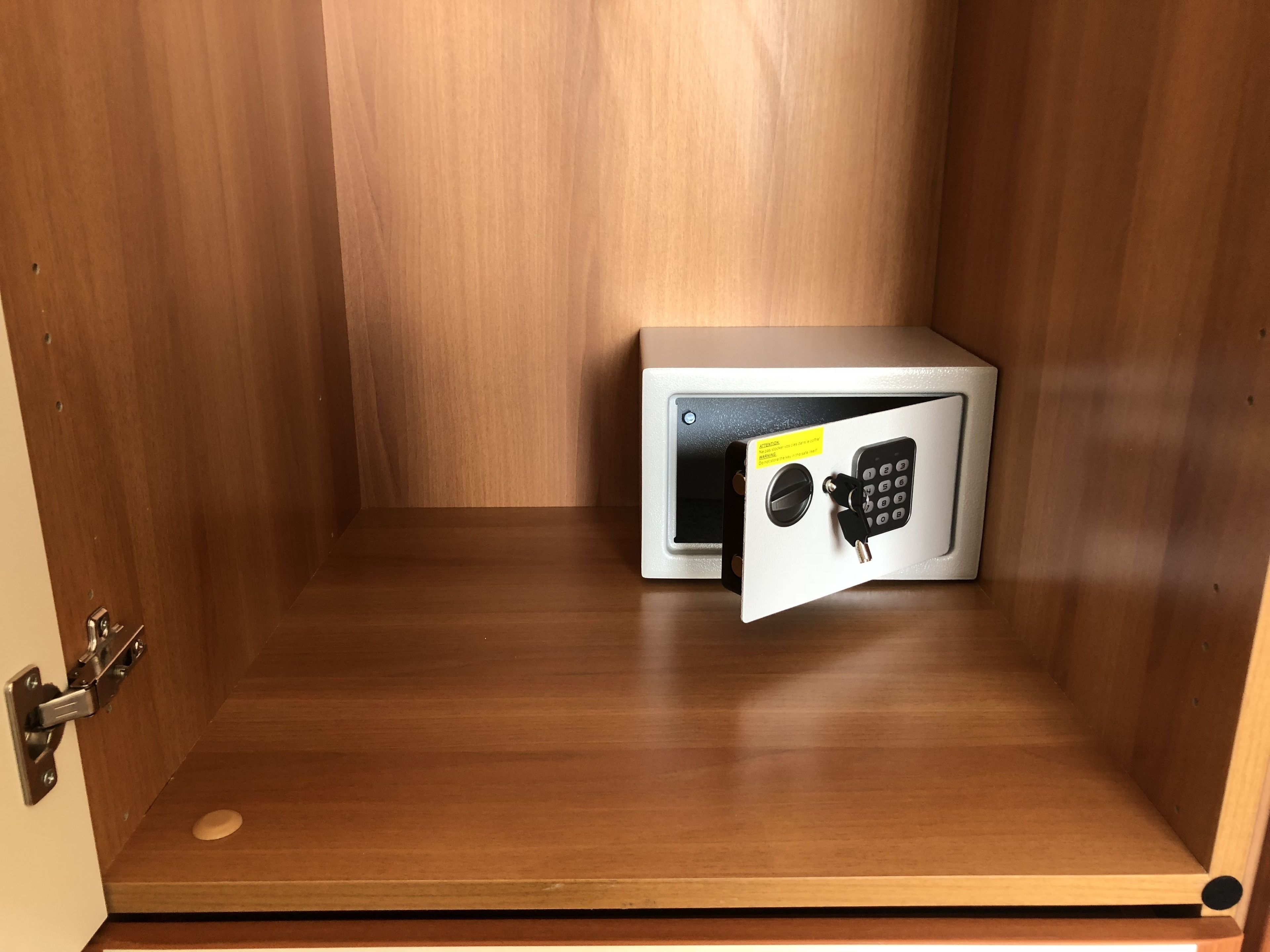 apartment, 3 bedrooms | safe