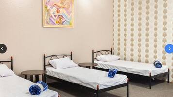 Shared Dormitory, Mixed Dorm (Bed in 7-Bed Dormitory) | 1 bedroom, iron/ironing board, free WiFi, bed sheets