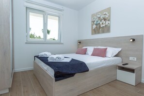 1 bedroom, in-room safe, iron/ironing board, free WiFi