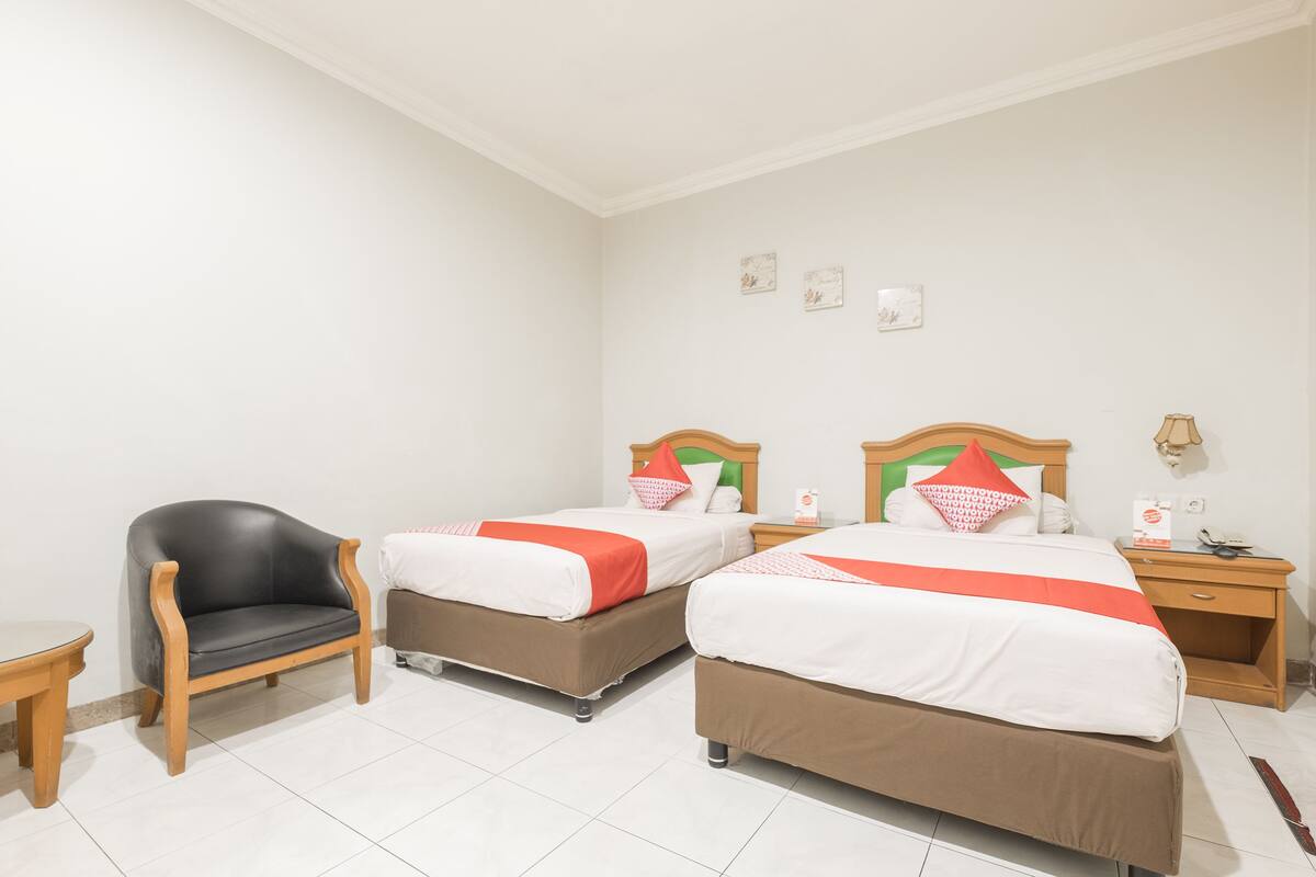 Free WiFi, bed sheets