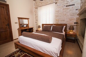 Comfort Room | Minibar, free WiFi, bed sheets - 1922 Hotel (Foça)