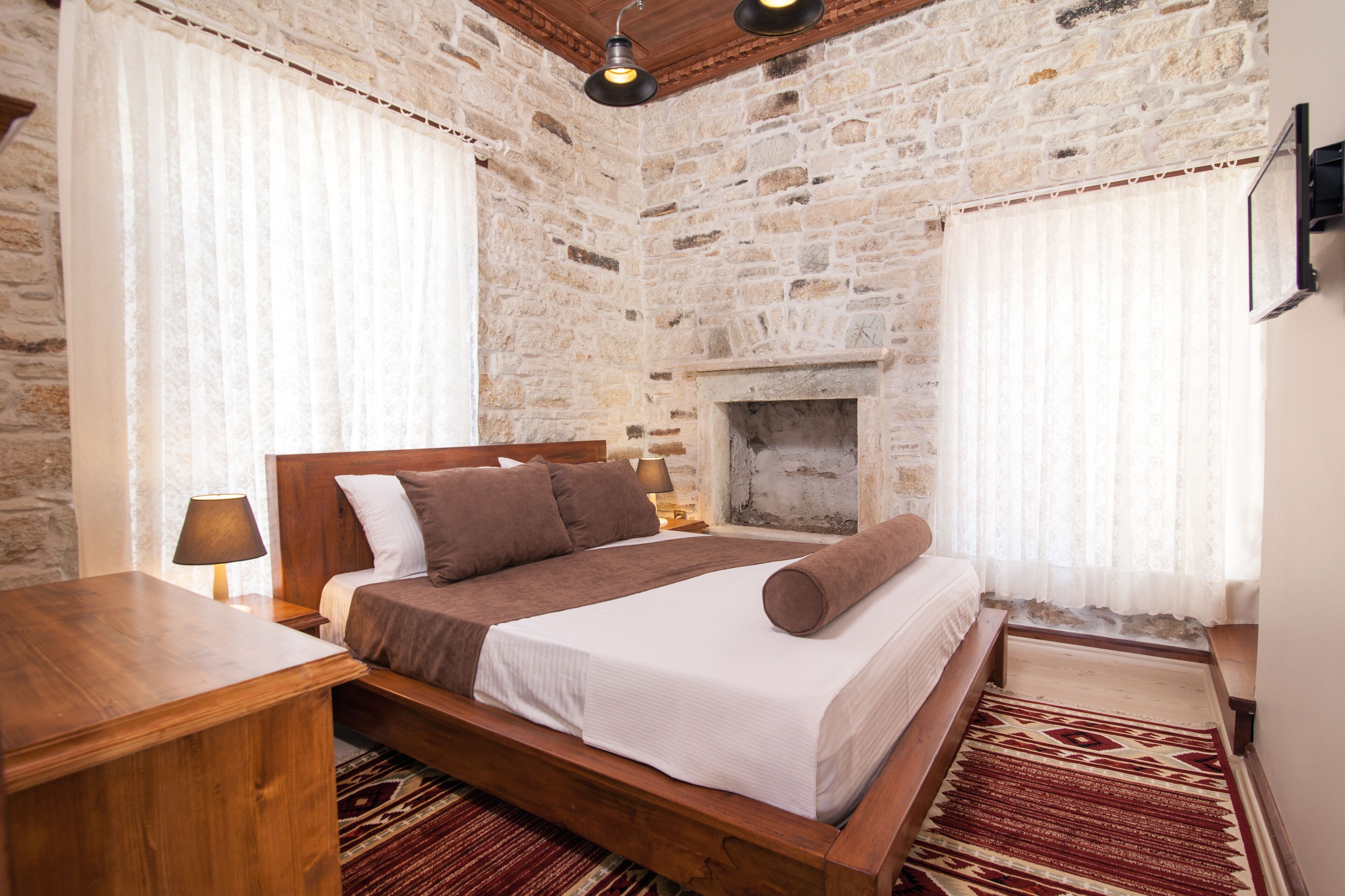 comfort room | minibar, free wifi, bed sheets