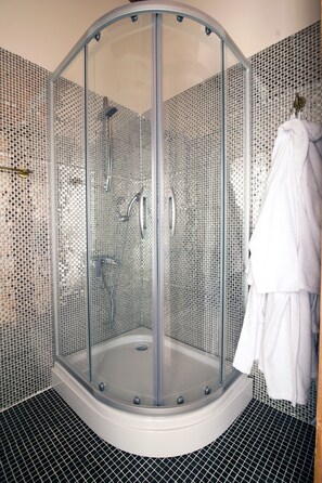 Free toiletries, hair dryer, slippers, towels - 1922 Hotel (Foça)
