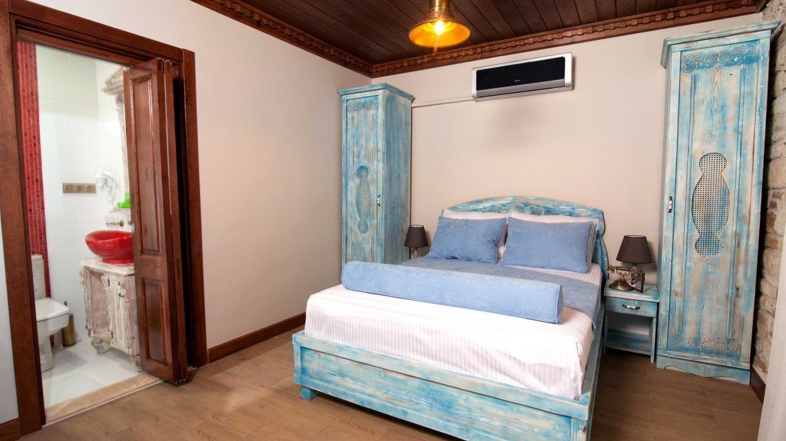 standard room | minibar, free wifi, bed sheets