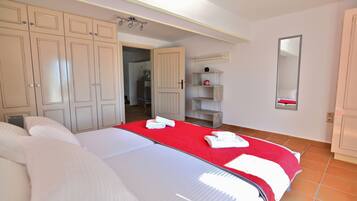 2 bedrooms, iron/ironing board, travel crib, free WiFi