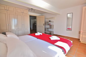 2 bedrooms, iron/ironing board, travel crib, free WiFi