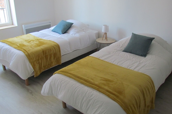 2 slaapkamers, een strijkplank/strijkijzer, reisbedje, wifi