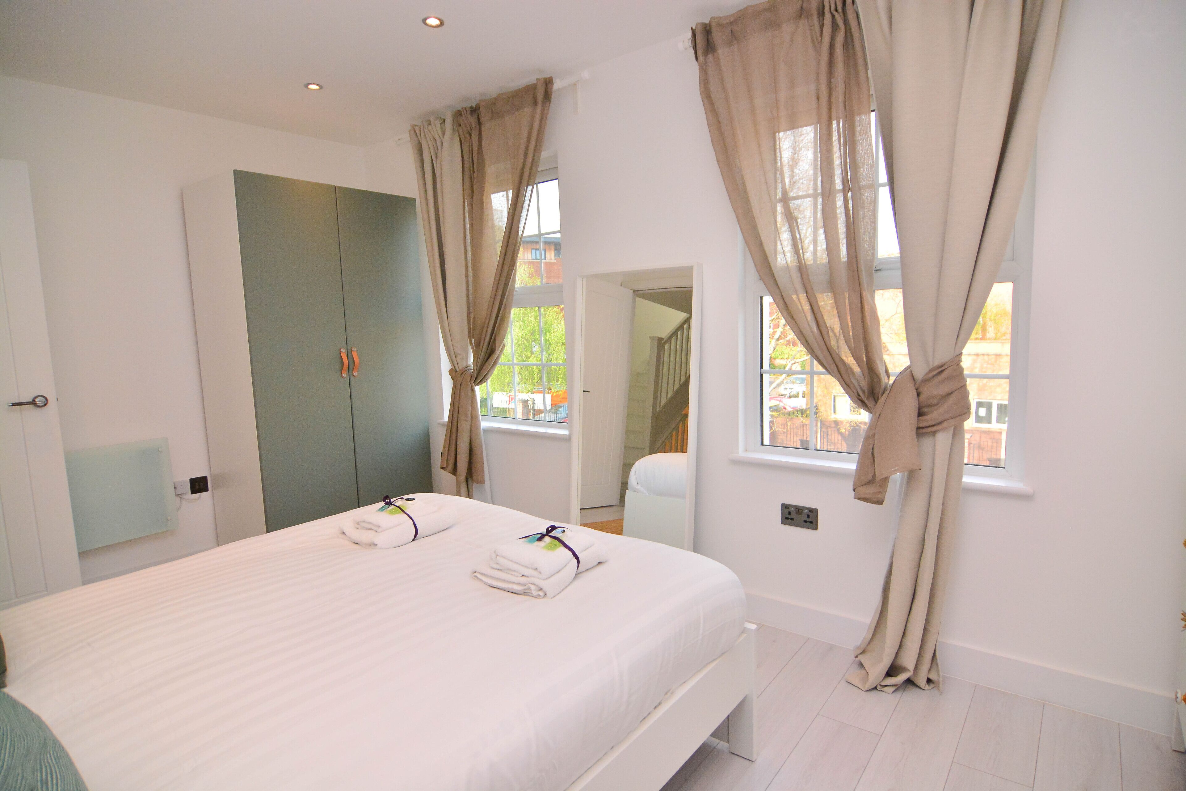 Superior Apartment, 3 Bedrooms | Egyptian cotton sheets, premium bedding, iron/ironing board