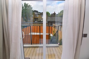 Design-Apartment, 2 Schlafzimmer, zum Garten hin | Blick vom Balkon