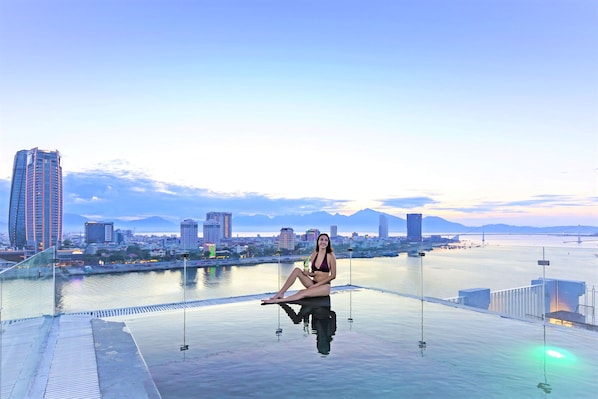 Outdoor pool, sun loungers
