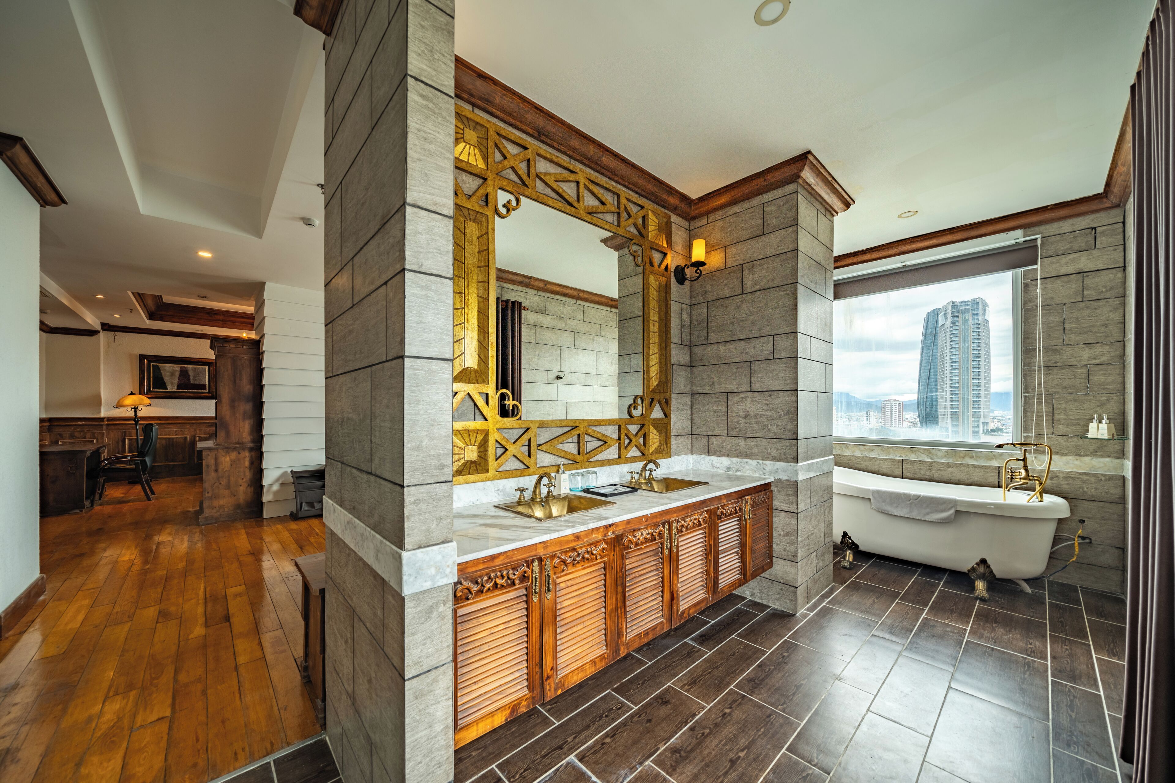 grand suite river view | bathroom | free toiletries, hair dryer, bathrobes, slippers