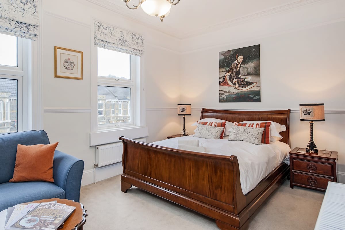 Royal Gala | Iron/ironing board, free WiFi, bed sheets