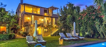 VILLA ARHONTARIKI LUXURY-PRIVATE