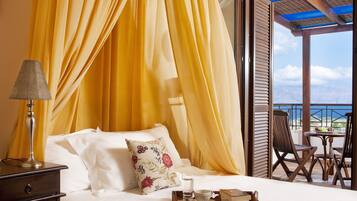 4 bedrooms, in-room safe, desk, iron/ironing board