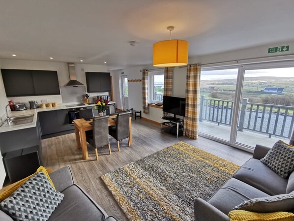 Cottage, 1 Bedroom | Individually furnished, laptop workspace, iron/ironing board, free WiFi - Skye Stays (Staffin)