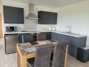 Casa de campo, 1 habitación (Quiraing Haven) | Muebles diferentes y espacio para trabajar con laptop