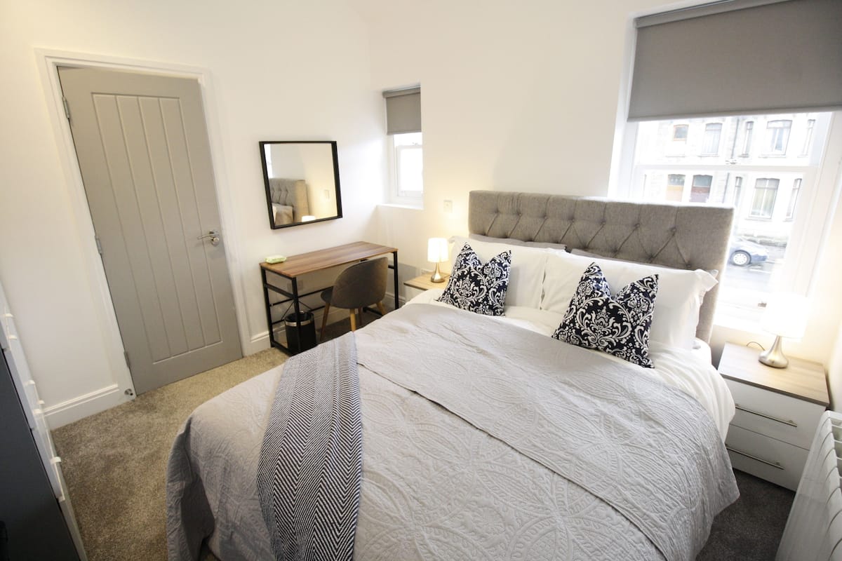 Luxury Apartment, 2 Bedrooms (Flat 4)