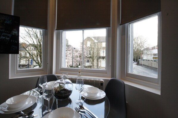 Exterior detail - Willow Serviced Apartments - The Walk 2 (Cardiff)