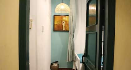 Tiny Dorm Room @ Saigon Xinchao Hostel @ in der Nähe von Ben Thanh Market