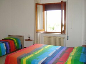 Triple Room, Private Bathroom (External) | Desk, free WiFi, bed sheets - B&B dal Barbarossa (Vasto)