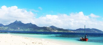 Latanier Villa: Zwei Schlafzimmer, Wohnzimmer, private Küche und Balkon. 