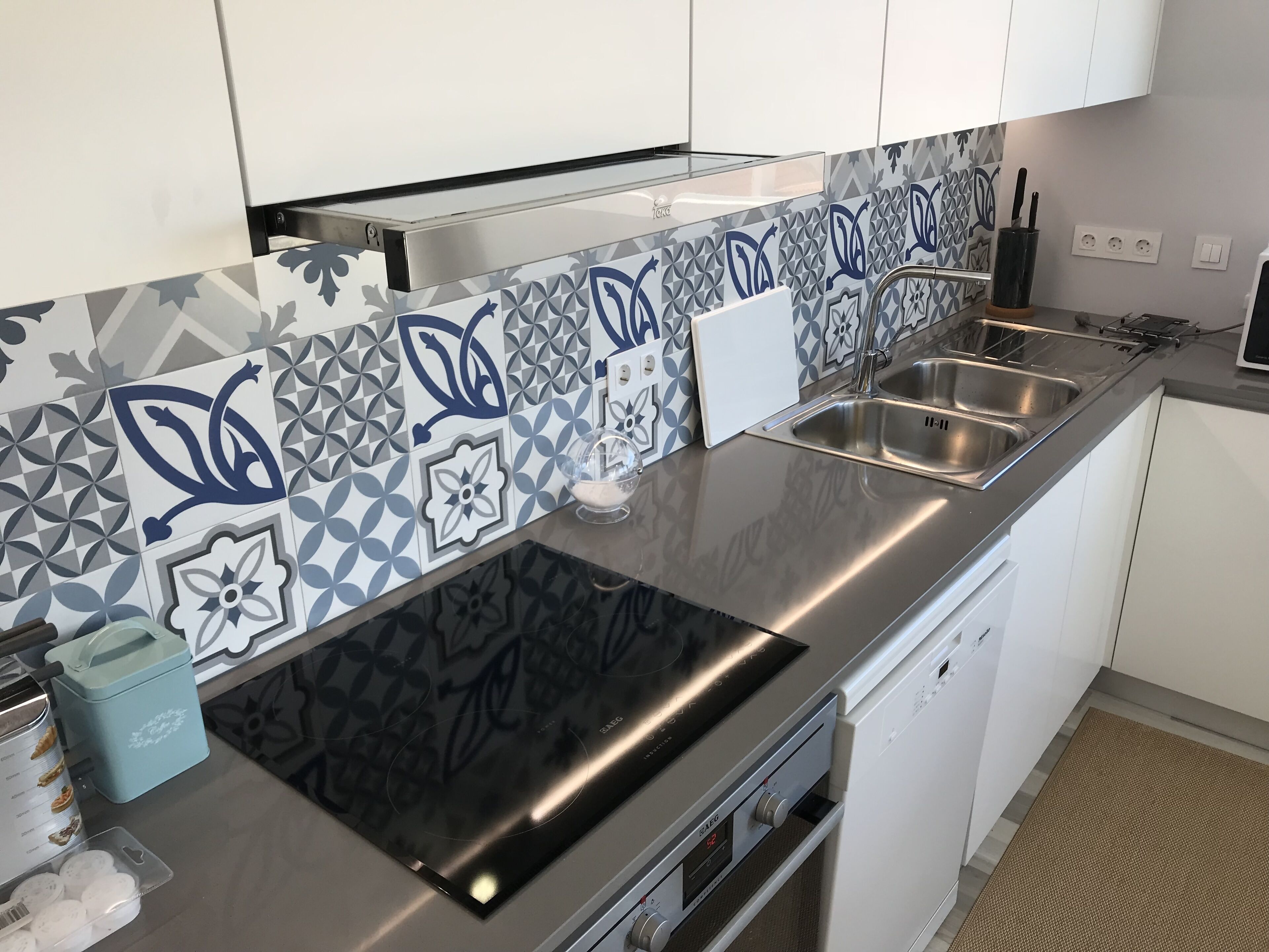 Réfrigérateur, micro-ondes, four, lave-vaisselle