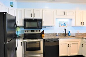 Frigorifero, microonde, lavastoviglie