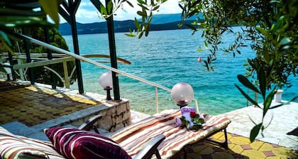 Villa Borak peaceful oasis directly by sea
