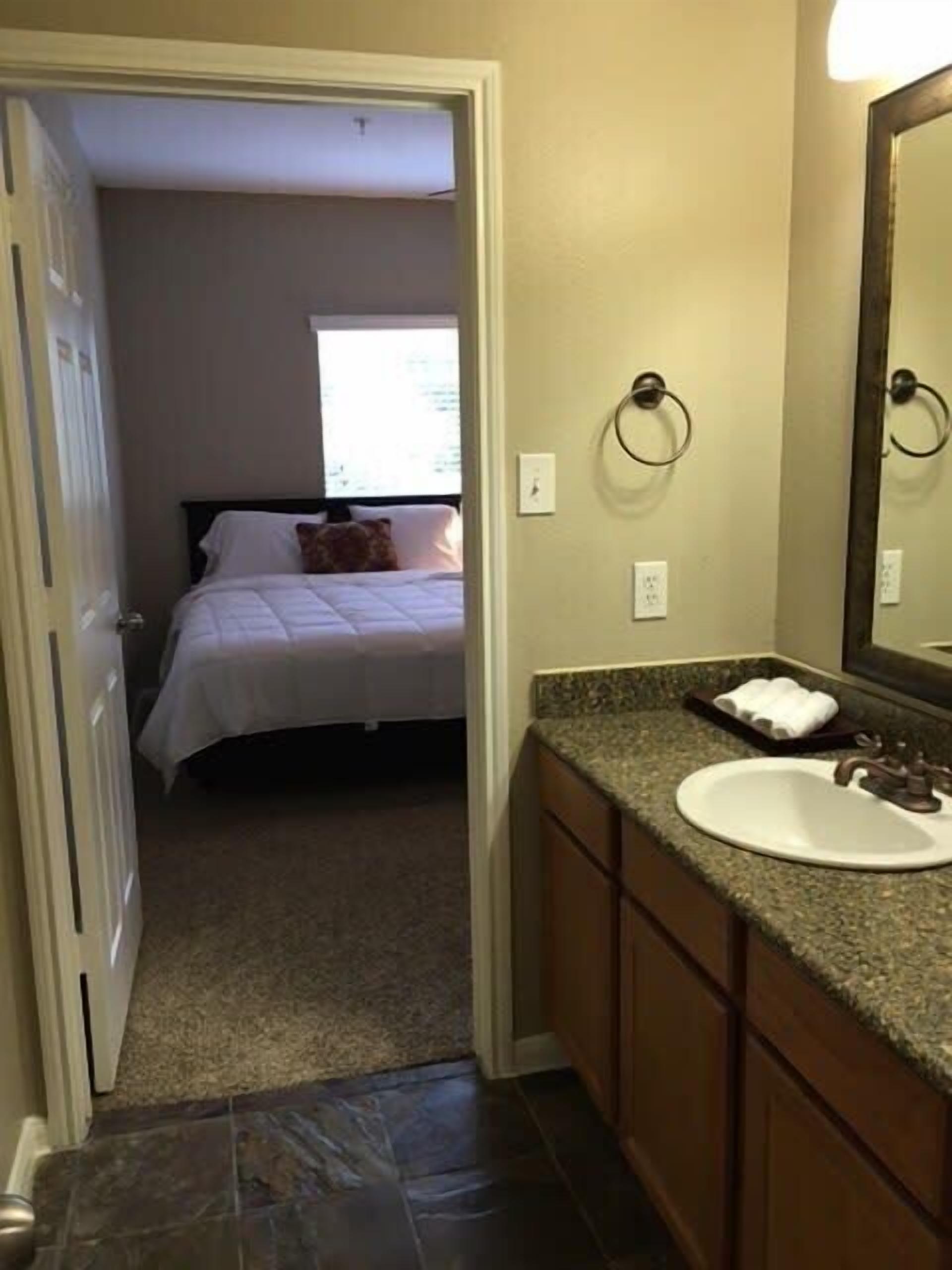 Spacious 2 Bedroom/2 Bath condo in Houston