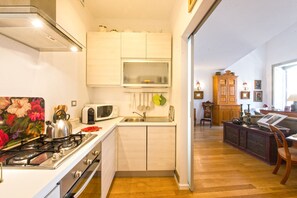 Design Apartment, 2 Bedrooms | Private kitchen