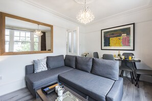 Appartamento, 2 camere da letto | Soggiorno | TV al plasma