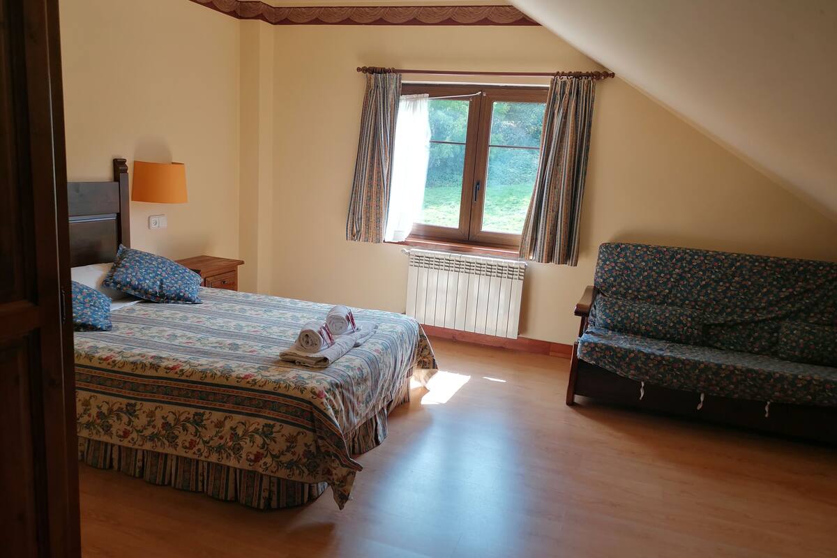 triple room | desk, free wifi