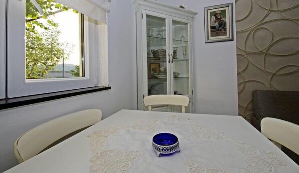 In-room dining