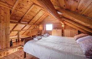 1 dormitorio, cuna de viaje, wifi gratis y ropa de cama