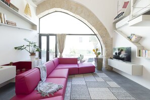 Appartement, 1 chambre | Coin séjour | Télévision à écran plat