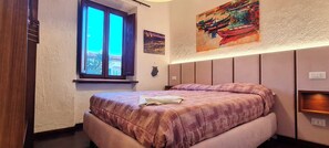 3 bedrooms, in-room safe, iron/ironing board, free WiFi