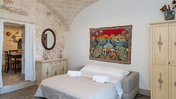 Apartemen, 1 kamar tidur, patio, pemandangan laut | Area keluarga | TV layar datar