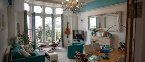 30-inch TV with digital channels