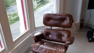 Ferienhaus | Wohnbereich | 30-Zoll-Fernseher mit Digitalempfang