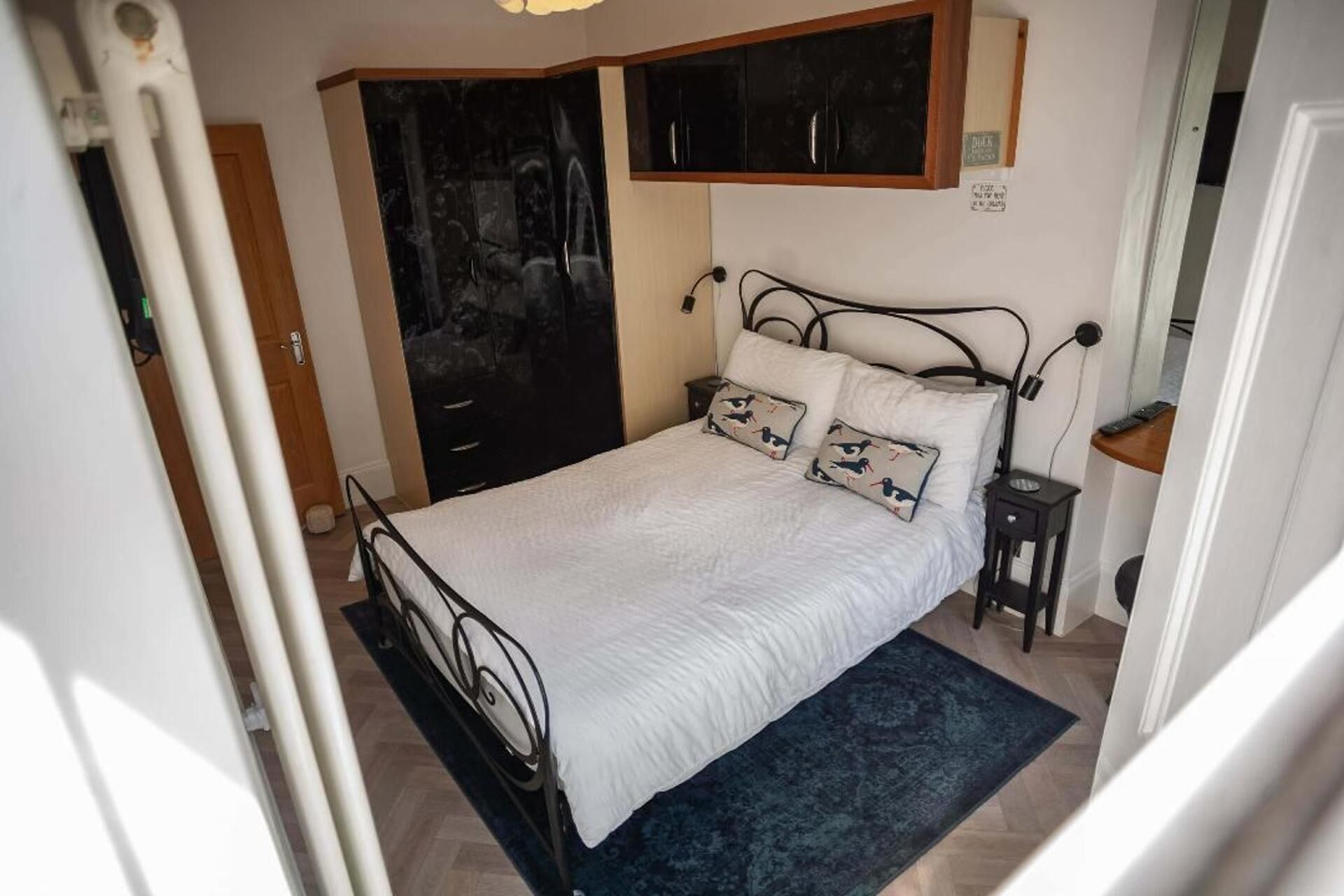 1 chambre, fer et planche à repasser, Wi-Fi gratuit, draps fournis