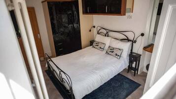 1 bilik tidur, seterika/papan seterika, Wi-fi percuma, cadar katil